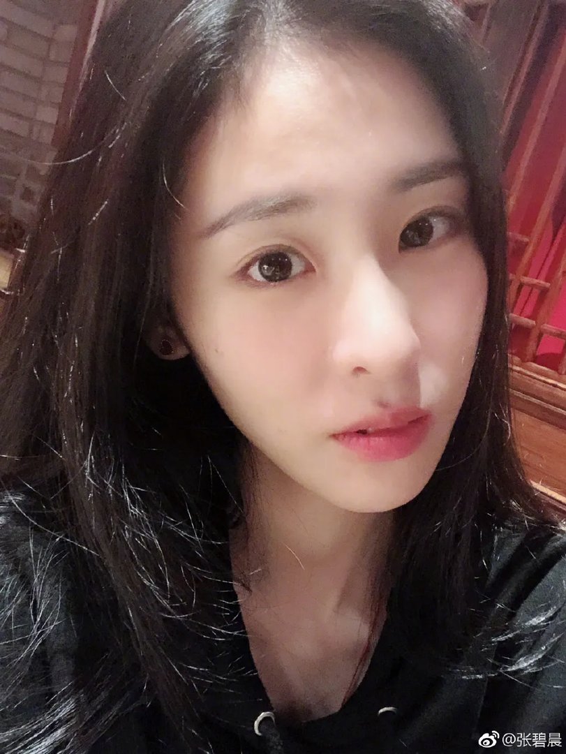 陈冰整容前后照片对比照 陈冰和张碧晨谁好看