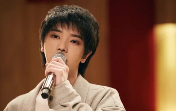 爆料华晨宇整容植发者公开道歉,华晨宇方有接受这样的道歉吗?