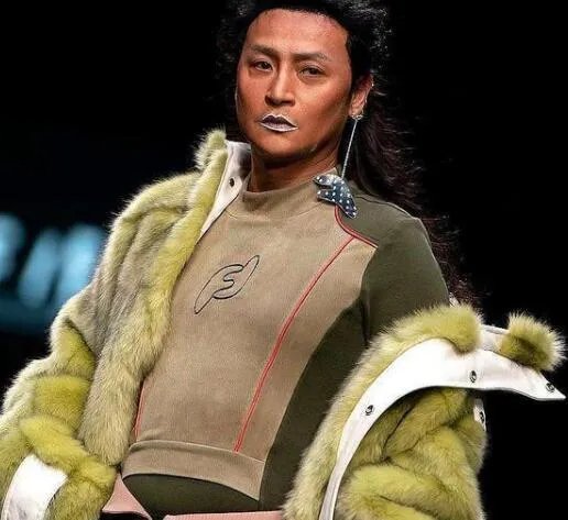 姜思达回应红毯造型是怎么回事 姜思达回应红毯造型是什么情况