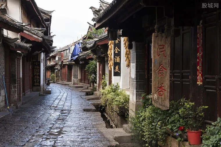 记者暗访丽江客栈 让客人进行二次消费拿回扣