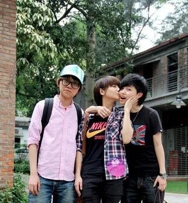 苏妙玲图片写真欣赏 苏妙玲女同事件丑闻大揭秘