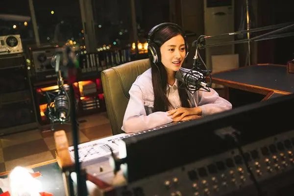 张天爱睡机场,为什么有人质疑是炒作?