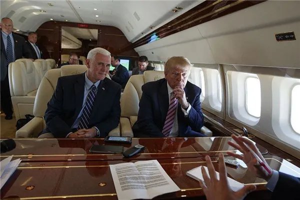 特朗普所乘专机险撞机 特朗普撞机事故原因是什么