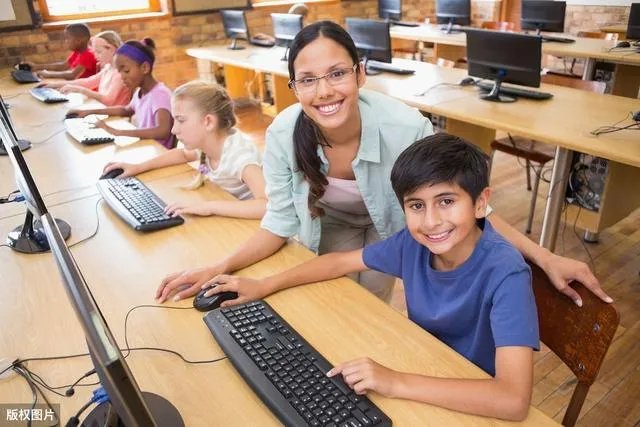 建议公费师范生不当老师记入诚信档案