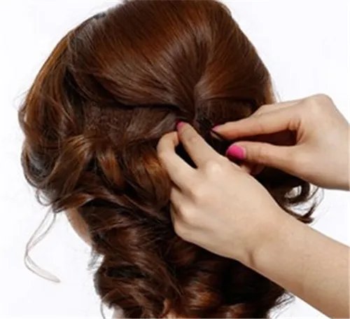 齐刘海新娘发型图片   齐刘海造型步骤详解