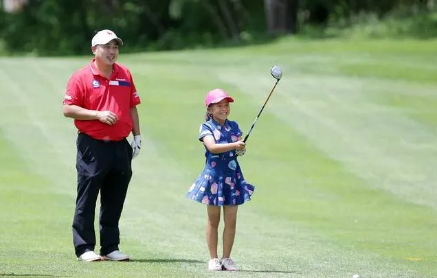 刘国梁携爱女出战是要参加什么比赛？