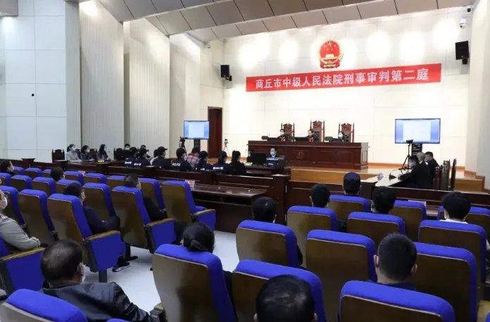 谭明明撞宝马事件全过程