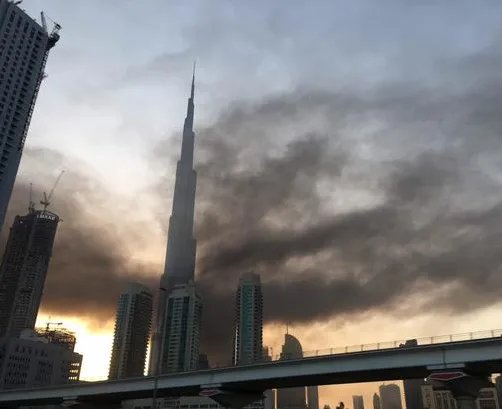 迪拜大火全城被浓烟笼罩是怎么回事？