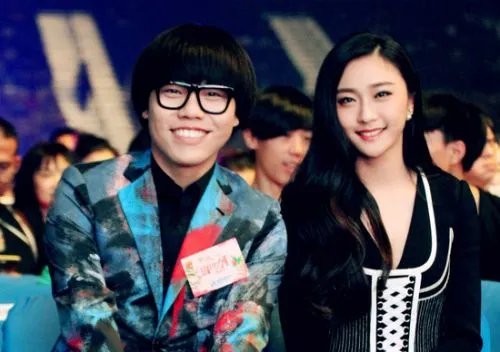 陈冰透视性感照欣赏 节目录制现场透露正在筹备新专辑