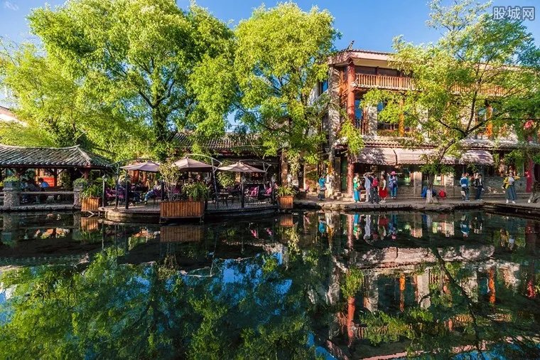 记者暗访丽江客栈 让客人进行二次消费拿回扣