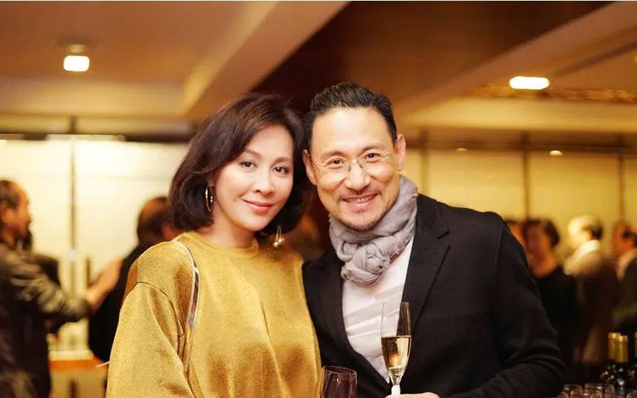 张学友回港会成龙是因为什么?