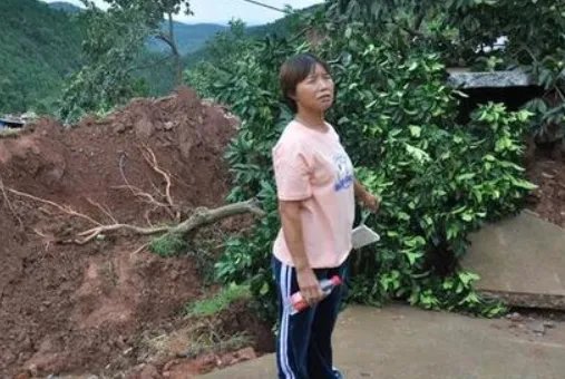 女子救下21户村民究竟是怎么回事呢?