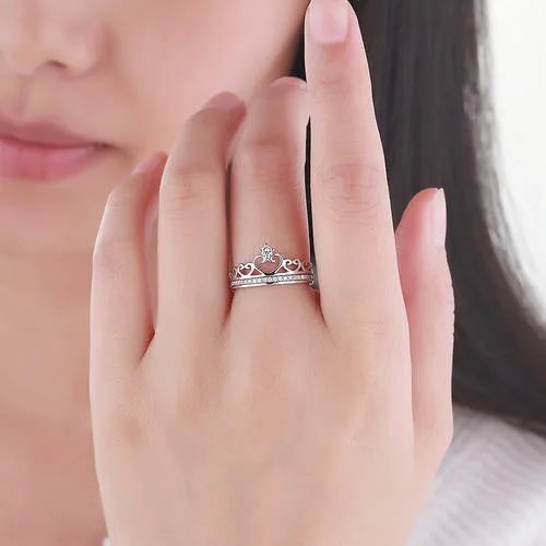 戒指戴中指是什么意思 戒指戴中指代表什么