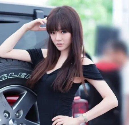 欧阳泽天私照倾倒众生 天使脸蛋魔鬼身材成新晋女神