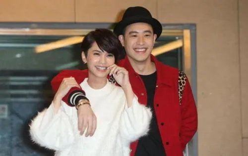 潘玮柏结婚杨丞琳哭了是咋回事真实关系 潘玮柏一直喜欢杨丞琳