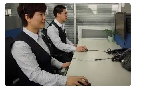 邮政快递客服电话24小时人工服务