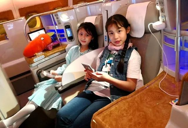 赵薇酒庄举办晚宴用什么接送的宾客?