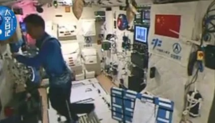 中国人太空跑步 尝试三天才成功景海鹏连跑一小时