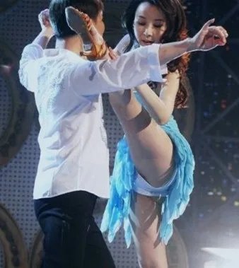 萧蔷漏点照曝光  第一美女渐脱去光环