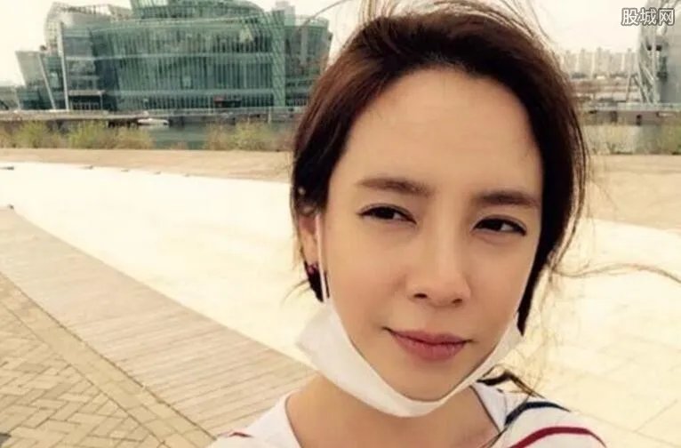 宋智孝袭胸门被网友翻出 纯属意外走光