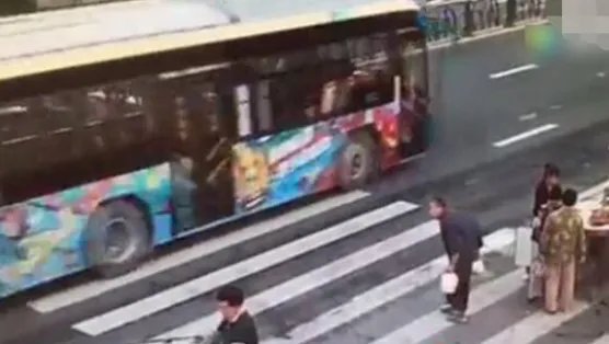 斑马线上无车让行是怎么回事?