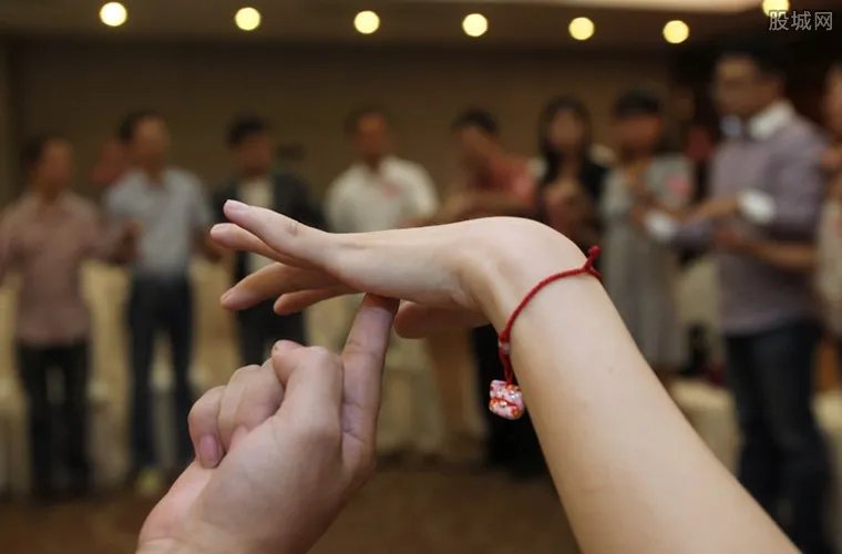 男子假冒美女相亲 男博士4天被骗7463元