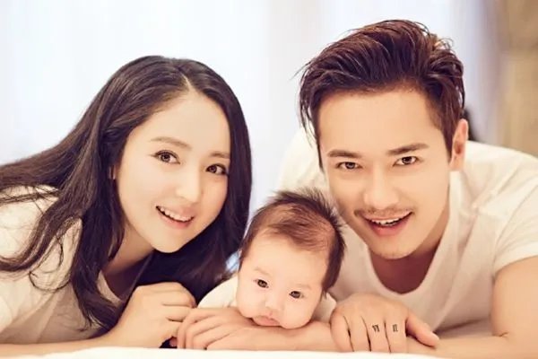 疑高云翔朋友圈怀念董璇,是真的忘不了董璇还是另有它意?