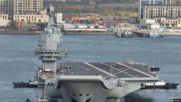 辽宁舰和山东舰哪个大？