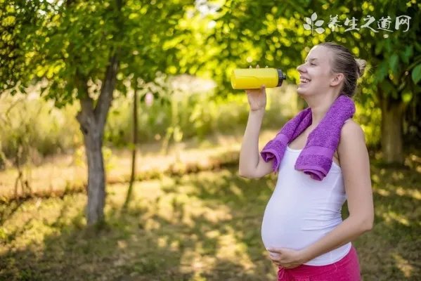 高价茶被保姆煮茶叶蛋 网友心疼直呼吃不起