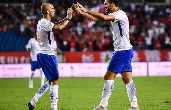 重庆0-2鲁能具体比赛情况如何？