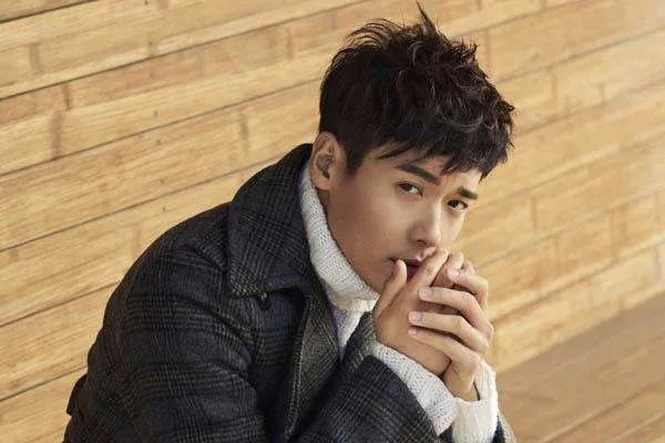 疑高云翔朋友圈怀念董璇,是真的忘不了董璇还是另有它意?