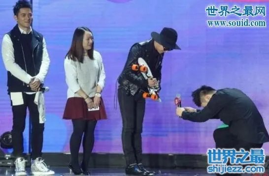 韩国总统怒批权志龙,济州岛抓海星危害生态环境