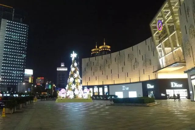 想在宁波购物,应该去哪里比较好?