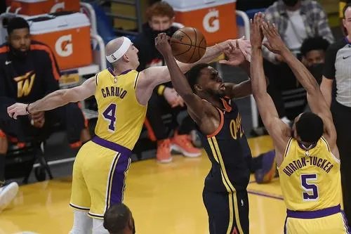 湖人逆转勇士锁定西部第7