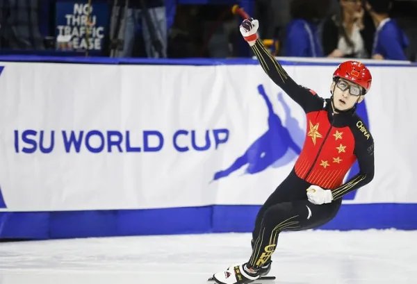 武大靖短道速滑世界杯500米夺冠，如何评价他在赛场上的表现？