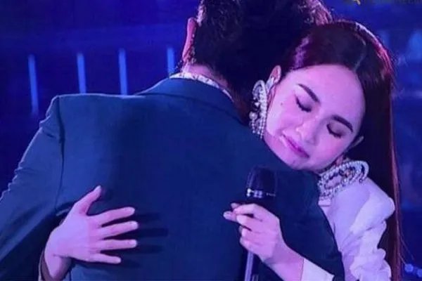 杨丞琳与去世的黄鸿升有何关系?两人合作过吗?