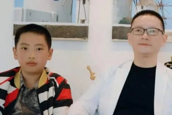 周震南父母被曝是老赖欠款上