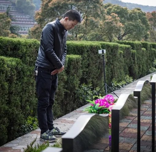 90后代人扫墓是怎么回事?