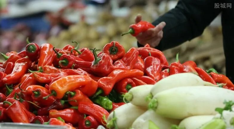 笼络菜贩当眼线 菜市场买菜需注意这个大问题