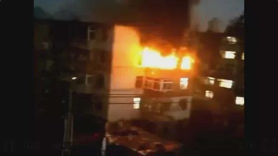 大连一居民楼发生爆炸,已致2死7伤,有关部门采取了哪些救援举措?