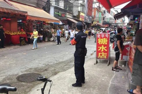广州8岁男童遭当街砍断手凶手带断肢潜逃是怎么回事?