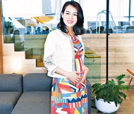 胡杏儿挺大肚工作老公投诉了吗?