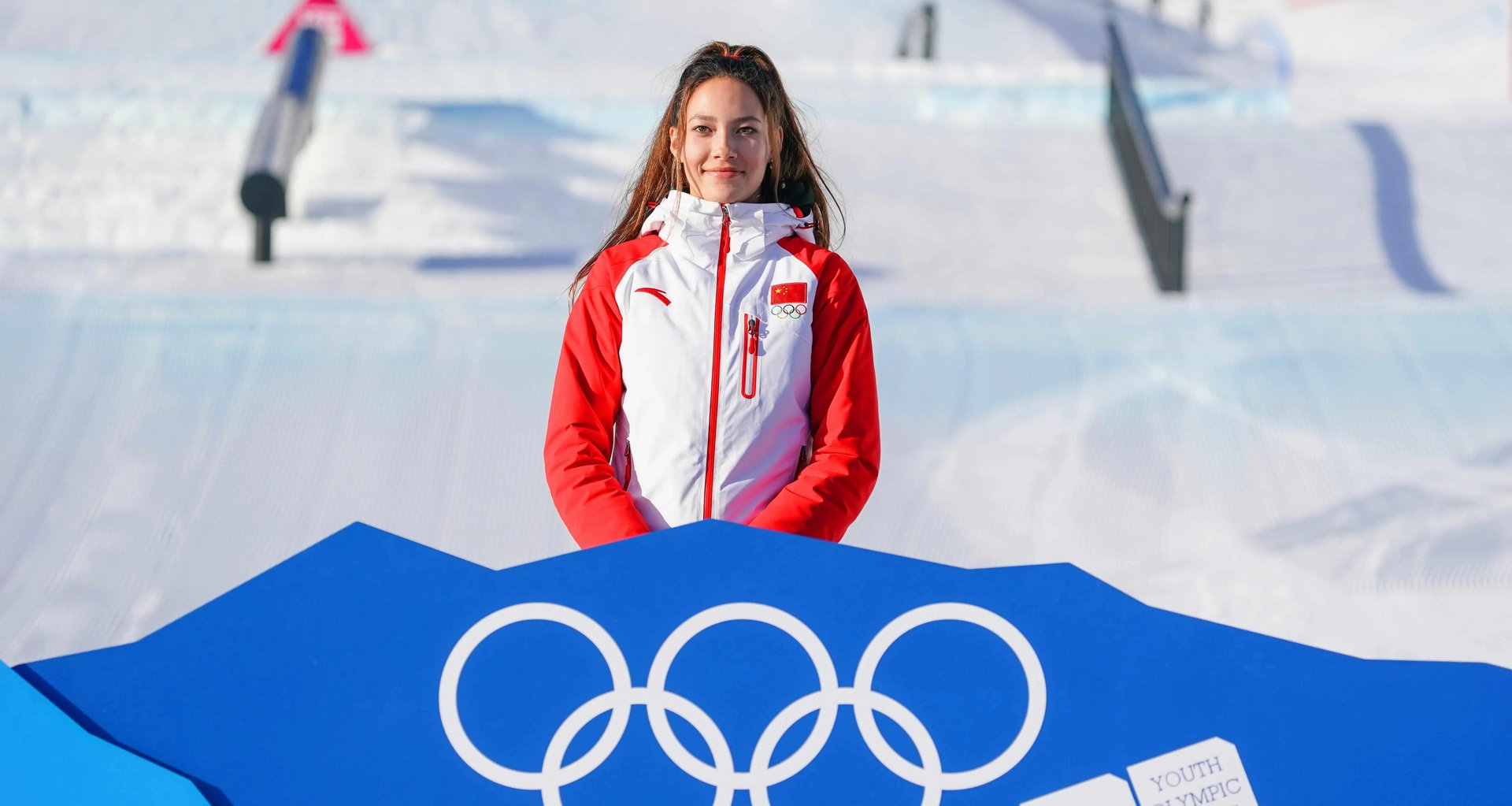 谷爱凌冲击世锦赛第三金,你觉得她能拿下跳雪大舞台的冠军吗?