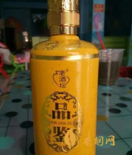 香港皇冠多少钱一瓶白酒？