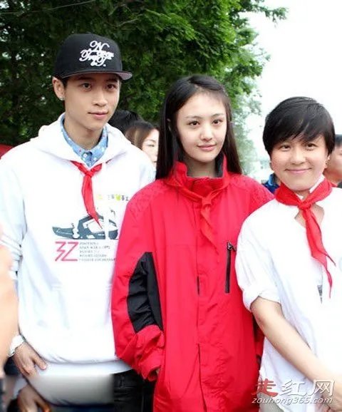 郑爽整容了吗 取出假体前后对比照片