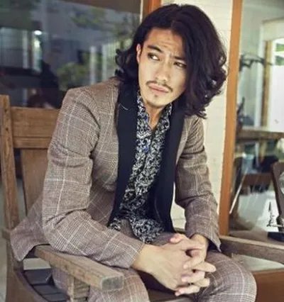 非常完美仲尼牵手成功 女生心目中的男神