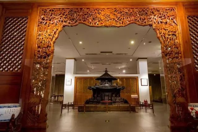 唐僧老婆身家505亿,号称“中国紫檀女王”,是真的吗?