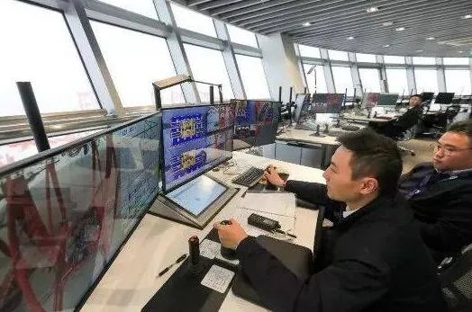 探秘中国“魔鬼码头” 自动化程度高的惊人！