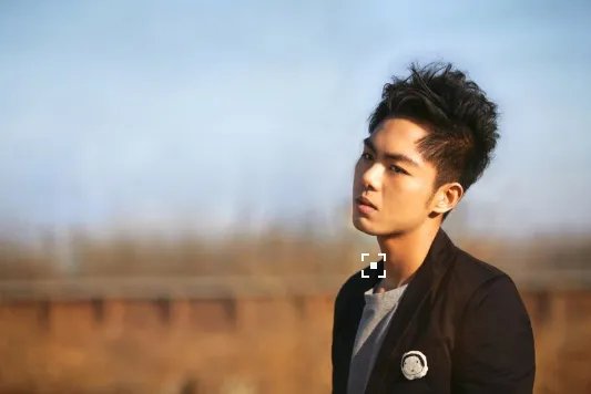 求歌名：就算全世界都否定 我也要和你在一起