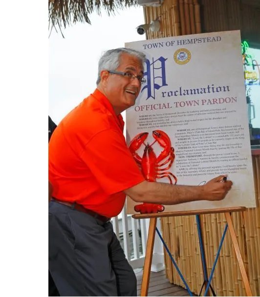 132岁老龙虾放生是怎么回事?